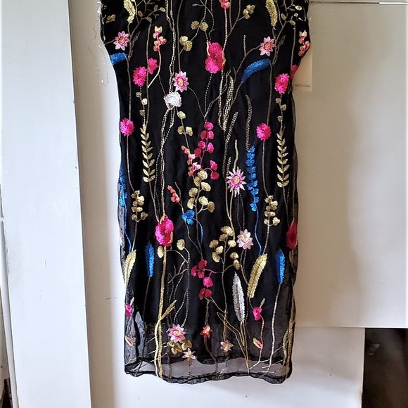 Hot Gal Women's Halter Style Summer Dress Sleeveless Knee Length Embroidered - Picture 2 of 10